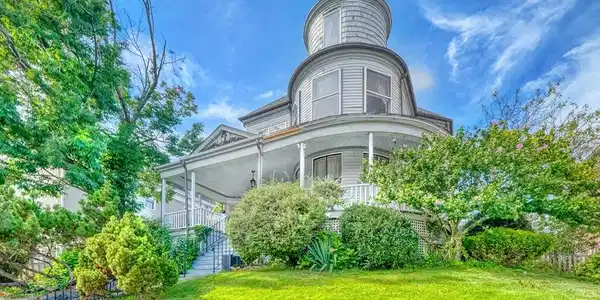 41 Tudor St