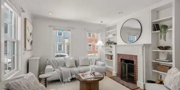 64 Pearl St