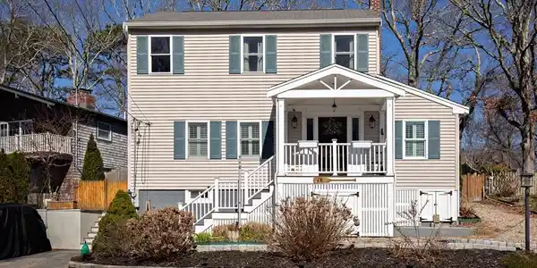 28 Manomet Beach Blvd