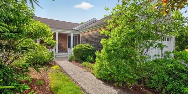 60 Conifer Hill