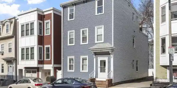 30 Woodward St