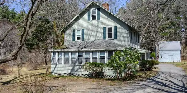 380 Main St