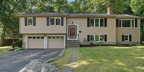 46 Arborway Dr