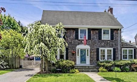 18 Pickwick Road