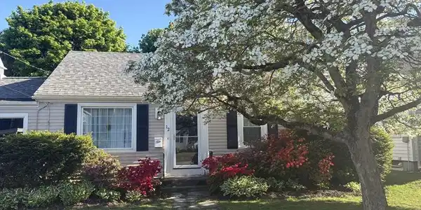 12 Hannah Dr