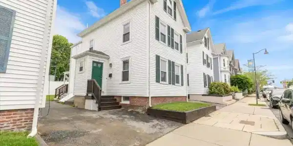 16 Rantoul St
