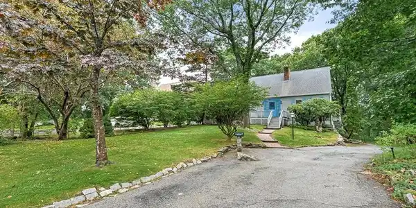 6 Woodbury Lane