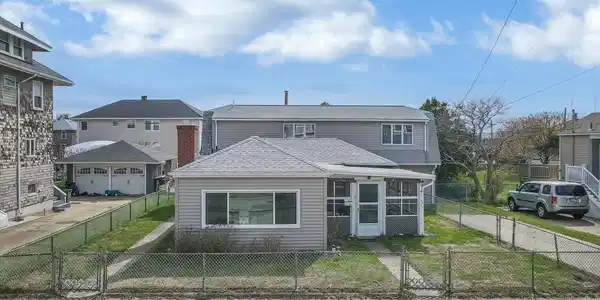19 Manomet Avenue