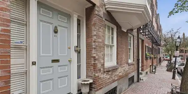 11 West Cedar