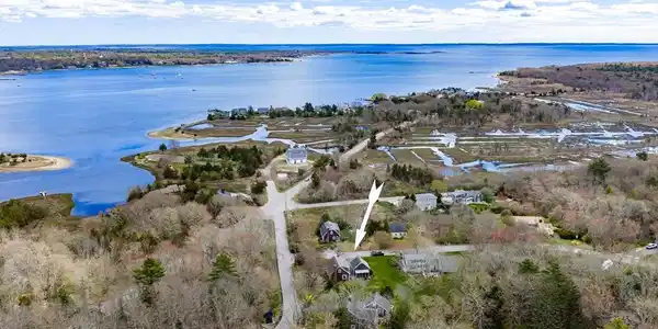 10 Old Mattapoisett Neck Rd