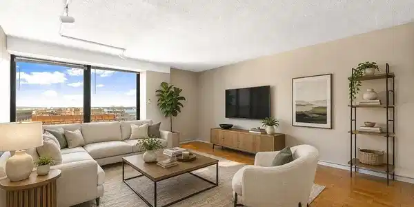 65 E India Row