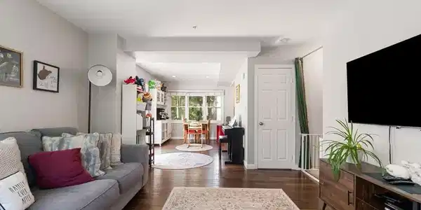 54 Crescent Ave