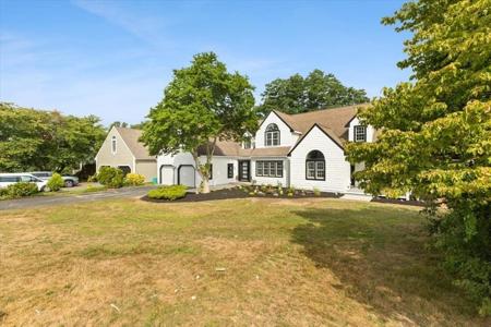 24 Country Club Dr