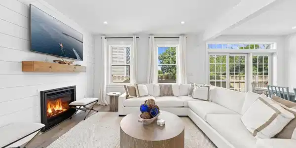 4 Goldenrod Court