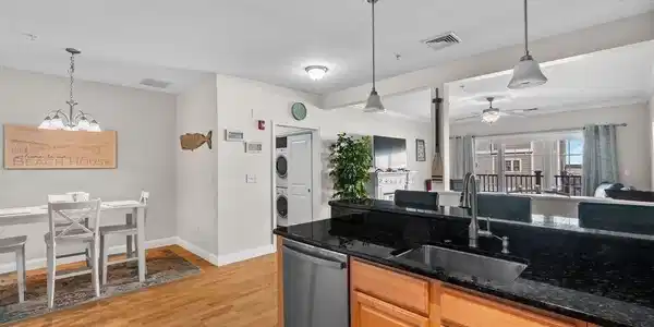 233 Beach Rd