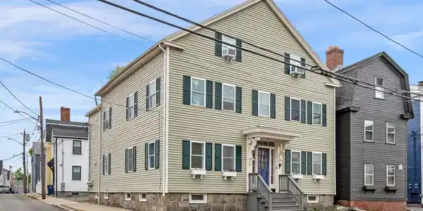 33 Essex St
