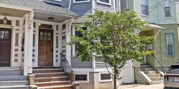 242 W 5th St