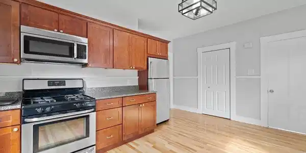 24 Village St