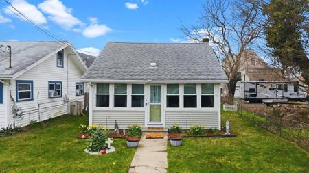 52 Point St