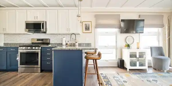 1 Pier 8