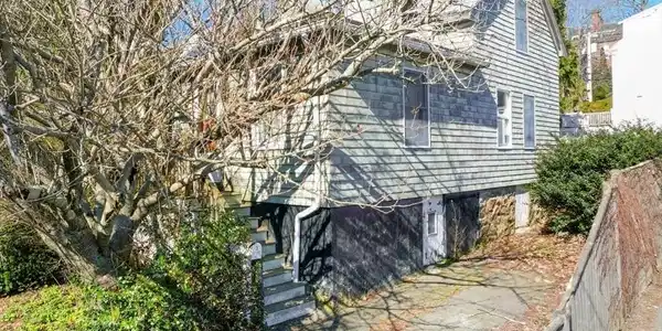 3 Cottage St