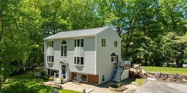 71 Hesperus Ave