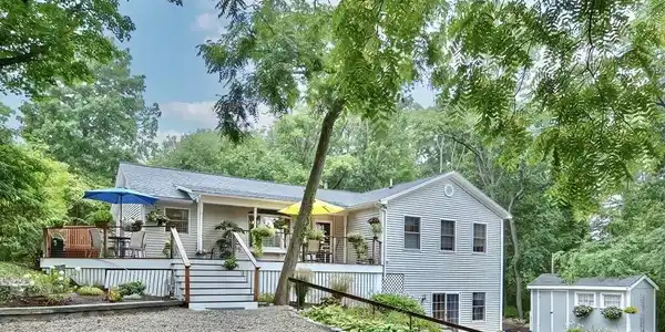 18 Landmark Lane