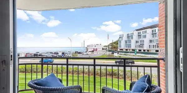121 Nantasket Ave