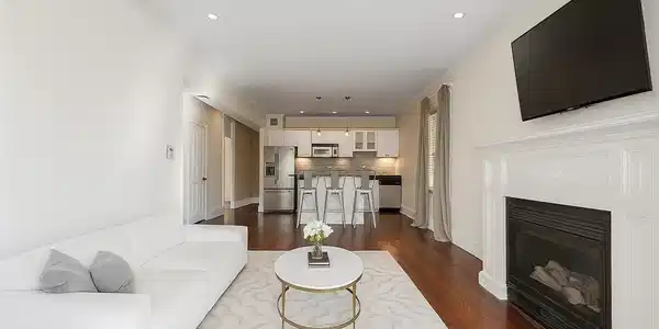 444 E 8th St.