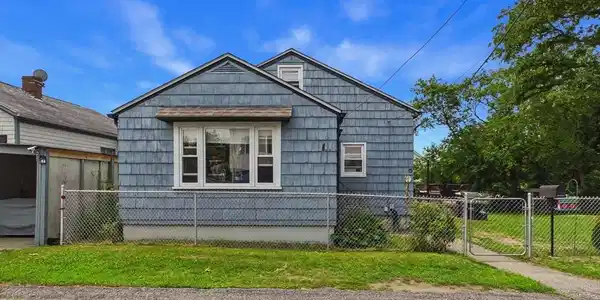 15 Sales St