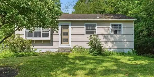 7 Hornbeam Rd