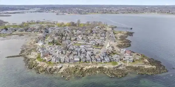 107 Bay View Ave