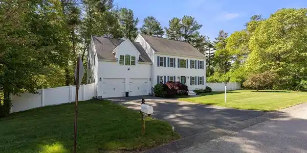 86 Shallow Pond Lane