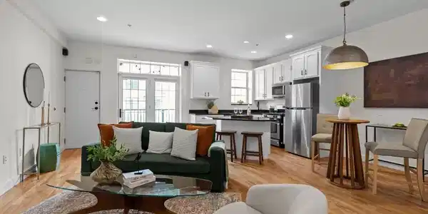 381 W Broadway