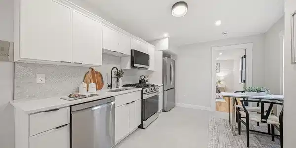 250 W Fifth St