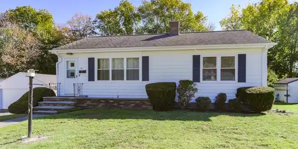 66 Meadow Ln