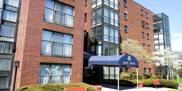 4234 North Main St