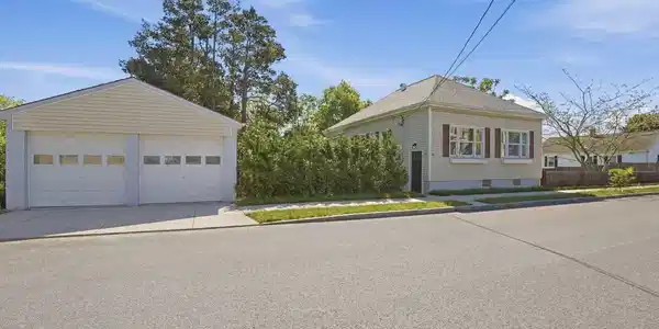 30 Buttonwood Rd
