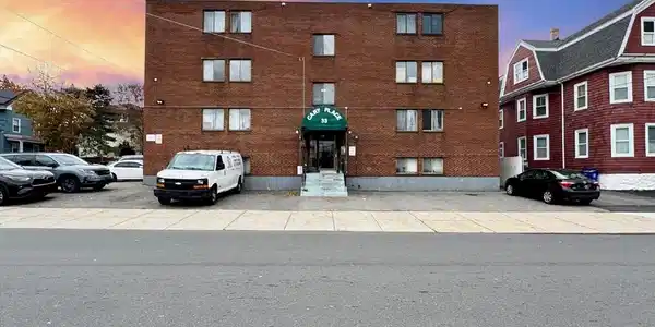 33 Cary Ave