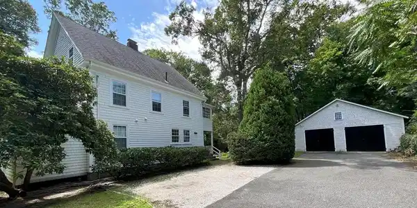 245 Woods Hole Rd