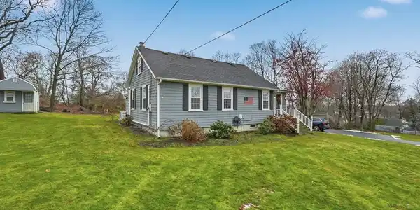 98 Cliffe Ave