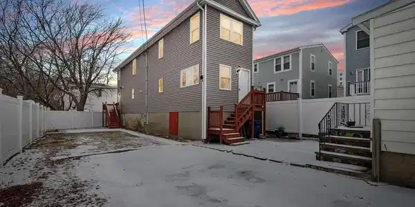 15-R Argyle St