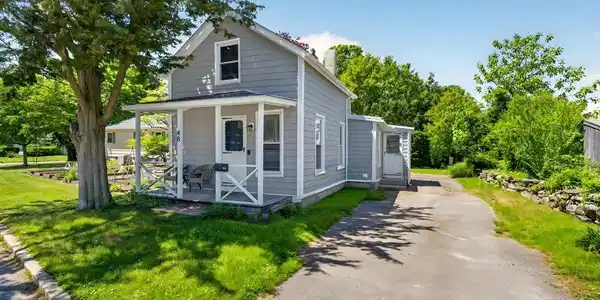 48 Farmfield St