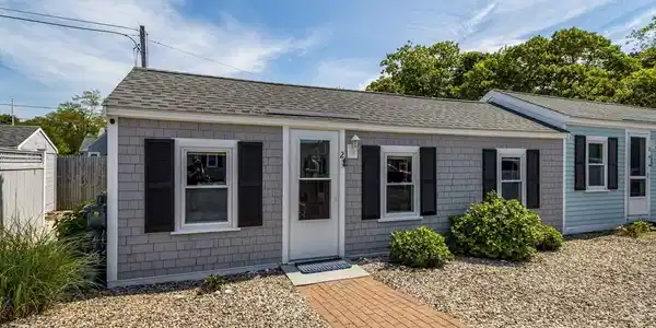 128 Sea Street