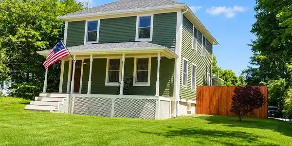 10 Great Neck Rd