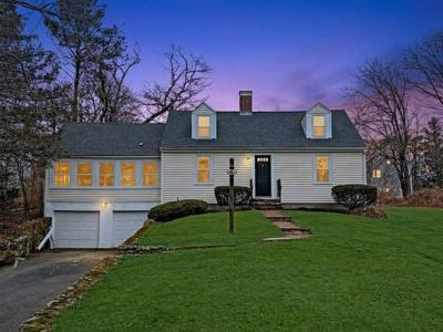 59 Greenfield Ln