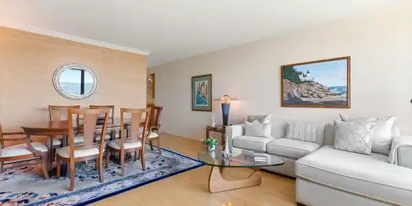 65 E India Row