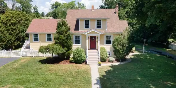 126 Grove Ave