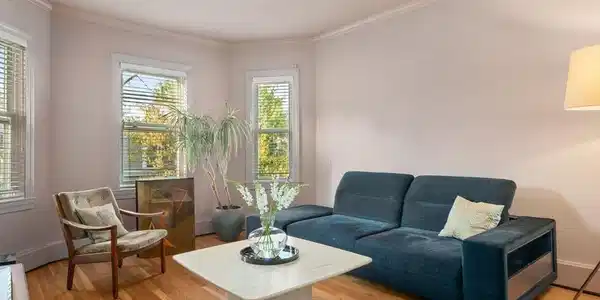 443 E 7th