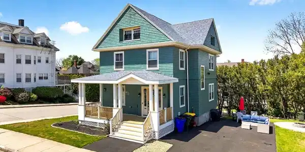 710 High St